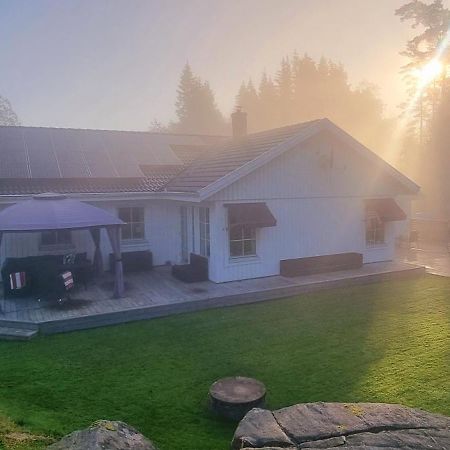 Family Friendly Villa With Sauna In The Nature Borås Eksteriør billede